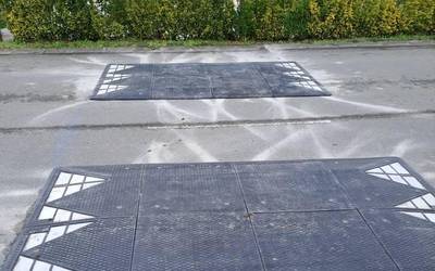 Amurrioko Udalak Larrabe auzoko bide-segurtasuna indartu du abiadura-murriztaile berriekin