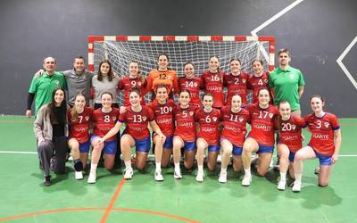 Sailkapeneko goiko postuei begira jarraitu nahi dute senior neskek