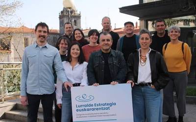 Hizkuntza politikan eta euskararen indarberritzean norabide aldaketa eragin nahi duen estrategia aukeztu du UEMAk