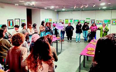 Izena eman behar dute Emakume Feministen Asanbladak antolatu duen afarian parte hartu nahi dutenek