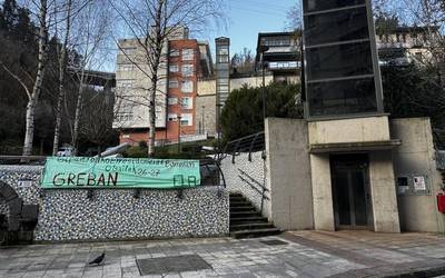 Greba eta itxialdia egingo dute