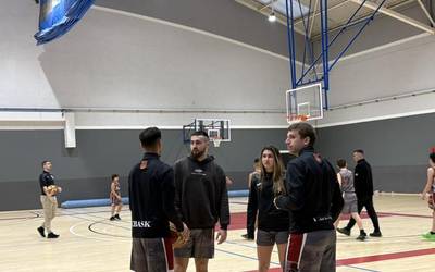 CBASK-eko bi talde nagusiek, arerio berbera: Universidad de Navarra