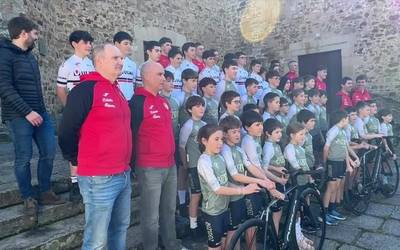 Aloña Mendiko ziklismo saila talde lanerako gertu dago