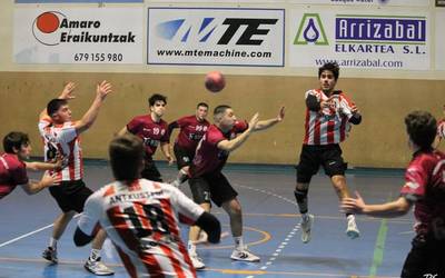 Alcortak Olaizagan eta Malapek Oñatin jokatuko dituzte Euskadiko txapelketako partidak