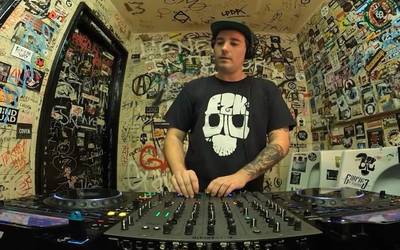 Musika elektronikoa eskualdean sustatzeko helburuarekin, Talka elektronika topaketa