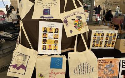 Emakumezkoen artelanen erakusleiho dotorea