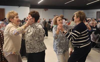 Aingeru Guardakoa zaindariaren eguna dantzan ospatu dute Basotxokoek