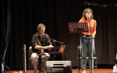 "Emakumezko protagonistak bildu nahi banituen propio lan egin behar nuen"