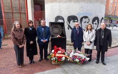 San Frantzisko eliza memoria gune izendatzen duen plaka jaso du hiriak