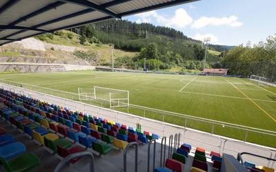 Gazte mailako partidu baten izandako arrazakeria mezuak eta errespetu faltak gaitzetsi ditu Mondrak