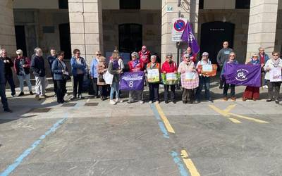 Pentsiodunen mugimenduak adineko emakumeen prekarietatea eta "miseria-pentsioak" salatu ditu