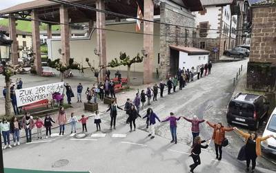 Martxoaren 8aren bueltan dokumentala eta elkarretaratzea eginen dituzte Etxalarren