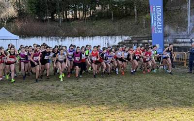 Euskadiko Eskolarteko Kirol Jokoen baitan, 150 korrikalari inguru lehiatu ziren domekan Atxabalpen