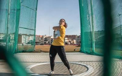 Nerea Ibinaga: “Buruak blokeatu egin ahal zaitu jaurtiketak egiterakoan, eta hori asko landu behar da”