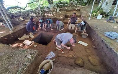 Izaro Quevedo: “Aurkitutako labe zatiek erakusten dute Izarraitz mendilerroan bizitza antolatua izan zezaketela Brontze Aroan”
