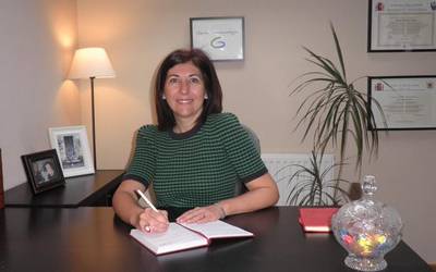 "Adineko emakumeei zer egin behar duten esaten diegu, baina ez diegu entzuten"