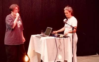 'Kaixo, karis', hitzen eta doinuen enkontru bat