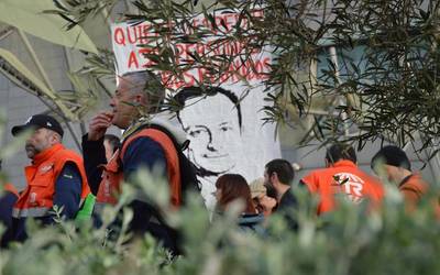 SEPI prest dago Tubos Reunidosen zorra atzeratzeko, baina enpresak ez du ordaindu nahi, hedabideen arabera