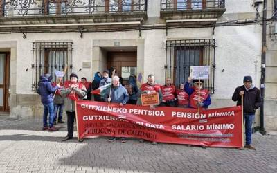 Pentsiodunak "bizitza duinen" alde eginen dute Martxoaren 8an