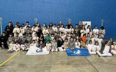 Pilota Eguna ospatu dute Ikastolan