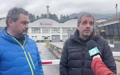 "Reinosara langileak lekualdatzea, ezkutuan horiek kaleratzearen parekoa da; Sidenorren azken erabakiek planta osoa jarriko dute arriskuan"
