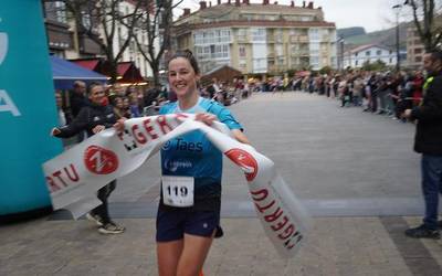 Helene Alberdik eta Martin Amilibiak irabazi dute Zumaiako 41. Herri Lasterketa