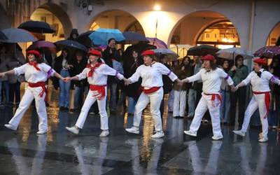 Eta gaur bai, lortu dute kintta izatea