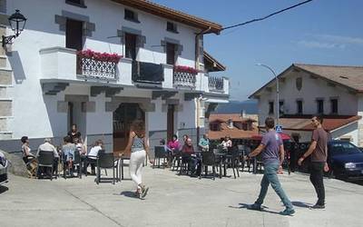 Lizarragako bi pisuak larunbatean mustuko dituzte