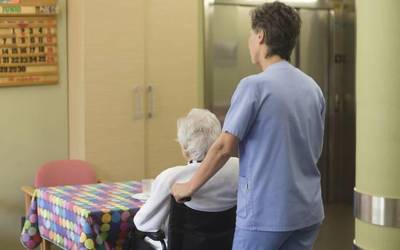 Arabako Mendialdeko adinekoentzat egoitza publiko bat eskatu dute udalek