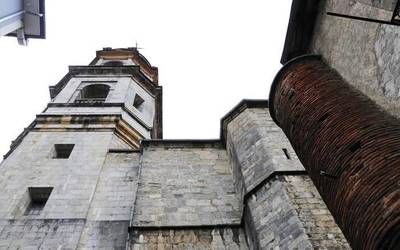 Parrokiko teilatua berritzeko lanak