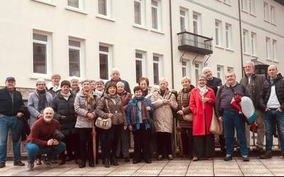 Giro ederra nagusi mahaiaren bueltan, Arrasaten bizi diren oñatiarren topaketan