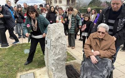 Elvira Turumbay emaginak badu bere plaza