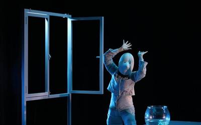 Hitzekin eta maskarekin kontatutako haurrentzako ikuskizuna etzi