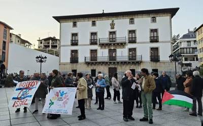 Israelek eta AEBek egindako "genozidioa eta garbiketa etnikoa" salatu dituzte