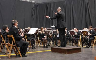 Bergarako Musika bandak kontzertua hilaren 15ean Udal Pilotalekuan