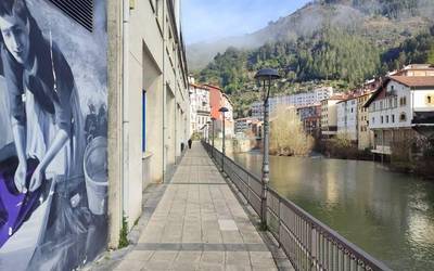 Soraluzeko EAJ-PNVk Iturburu pasealekuko argiak berritzea proposatu du segurtasuna bermatu eta hobeto ikusteko