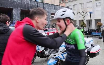 Elgoibarko BESA-Geminis taldeko Xabier Barruetak irabazi du Mendaroko Herria Saria lasterketa