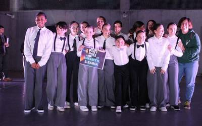 Hamargarrenez, 'Fun Dantz' jaialdiaren erritmoan egin dute dantza Aretxabaletan