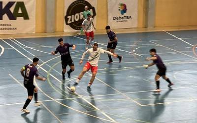 Gol festa eta puntu banaketa Musakolako derbian: 4-4