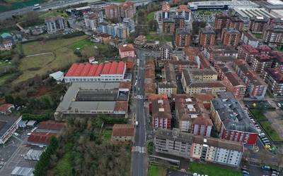 Zeus eremuko garaje-jabeekin interlokuzioa indartzeko batzarra egingo du Abadiñoko Udalak