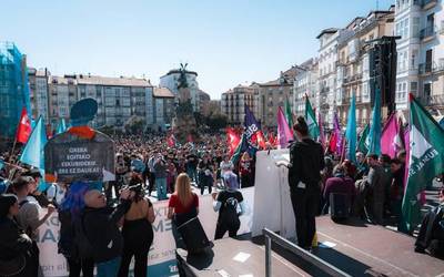Milaka lagunek aldarrikatu dute gutxieneko soldata propioa