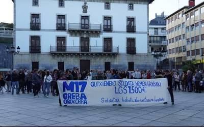 Elkarretaratzearekin amaitu dute greba eguna Azkoitian