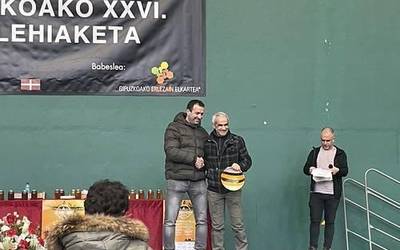 Gipuzkoako 26. Ezti Lehiaketan saria eskuratu du Nagore Dorronsoro eztigileak