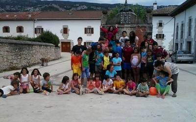 Aisialdiko begiraleen lan poltsa sortu nahi da