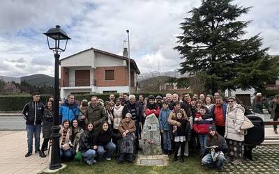 Elvira Turumbay eta herria egin duten emakumeendako plaza