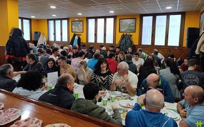 [ARGAZKIAK] Egun borobila ospatu dute Sunbillako kantu zaharren egunaren bueltan