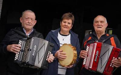 Omenaldia, trikitiaren ondarea etxetik jaso zuten martirietarrei