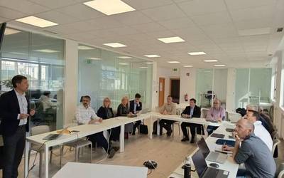 Industriarako ekintza plana zehazten hasi dira