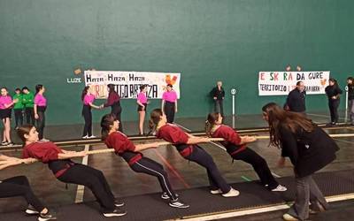 Hartu soka, tenka, tira!