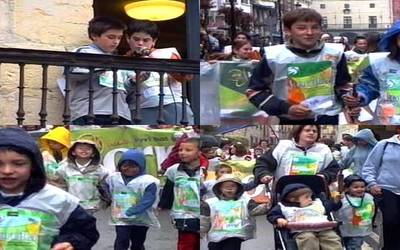 Urduñako 2003ko Korrika Txikiaren irudiak, hemen ikusgai